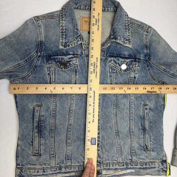 Blank NYC Distressed Denim Jacket Neon Yellow Accent Side Zippers Size Small EUC - Picture 6 of 11